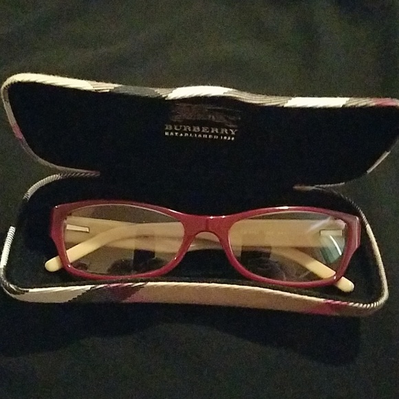 red burberry frames